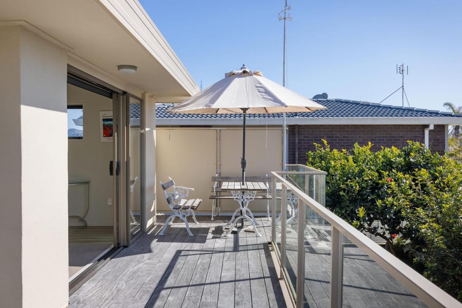 Magnificent Sunrises, Oceanbeach & Sea Views Mount Maunganui Exterior photo