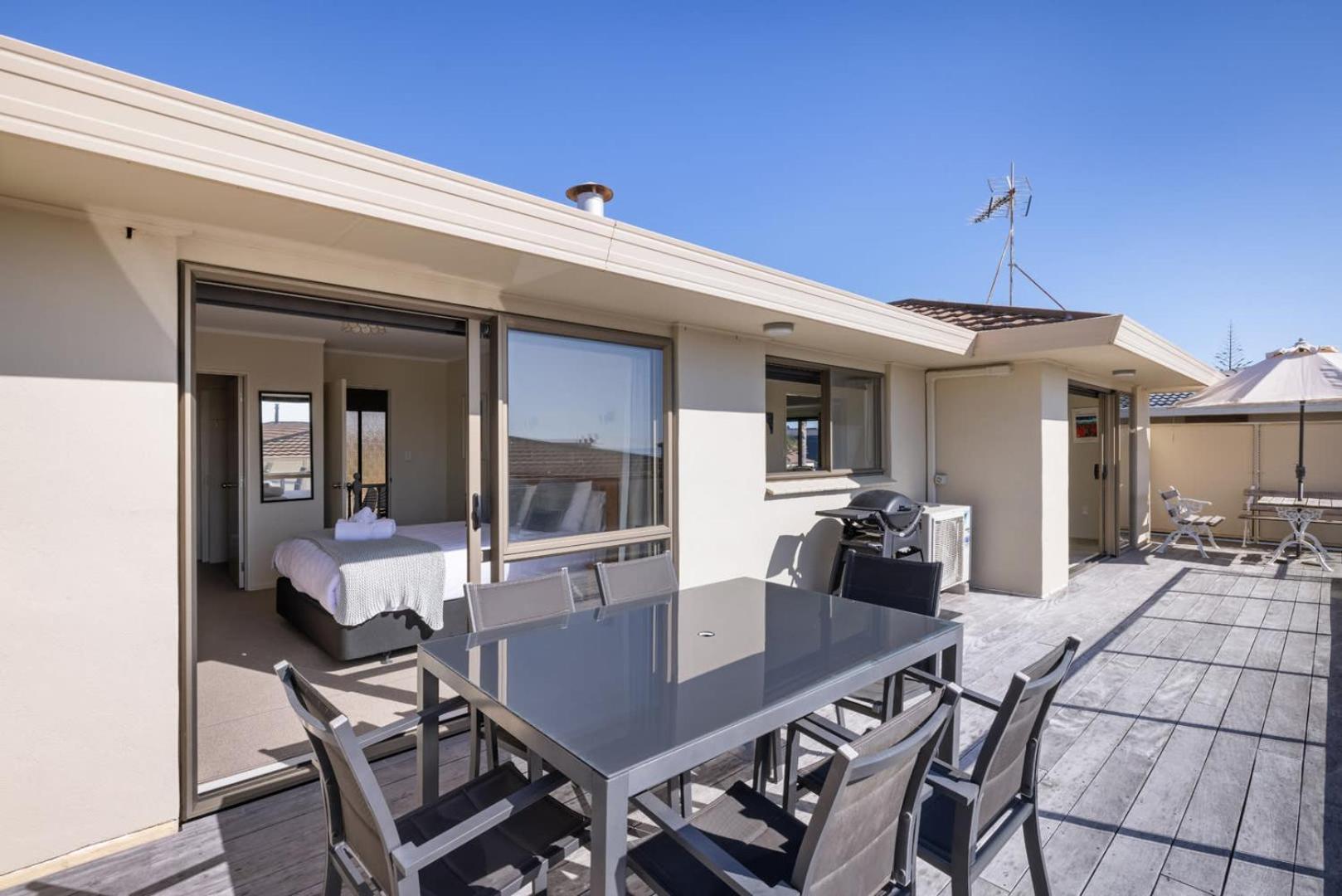Magnificent Sunrises, Oceanbeach & Sea Views Mount Maunganui Exterior photo